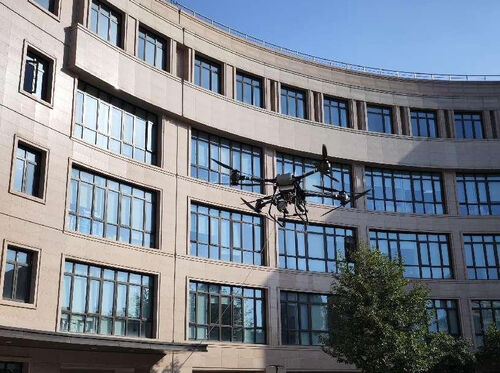 последние новости компании о MYUAV FC30S Светодиодный криковой прожектор интегрированные монтажные приложения для интегрированного управления городом